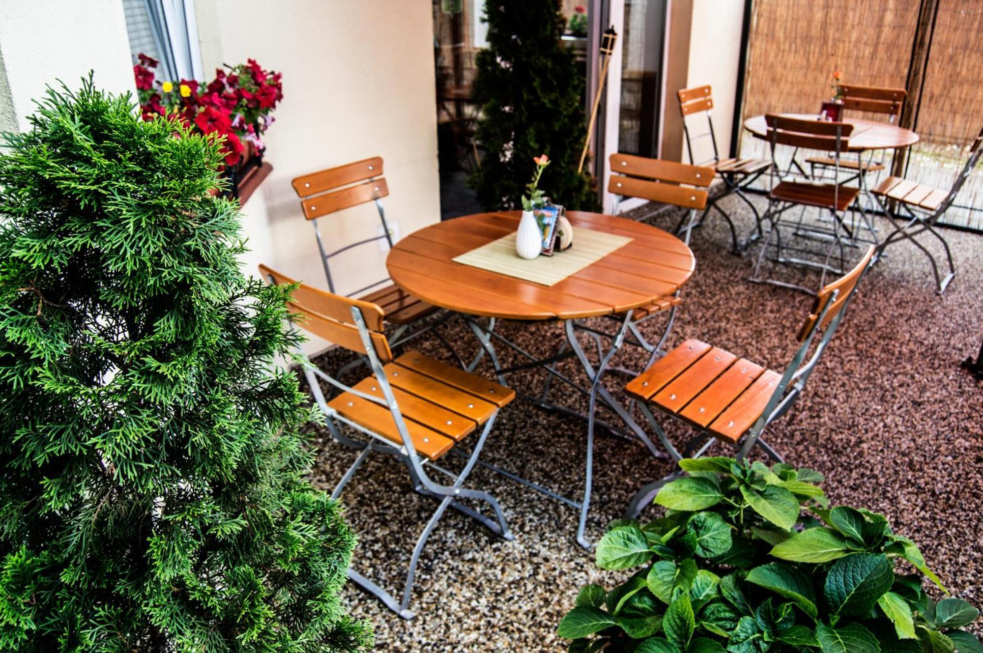 Restaurace A Penzion Garnet Оломоуц Экстерьер фото